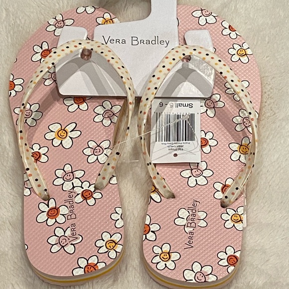 Vera Bradley Prairie Paisley Daisy Pink Smileys Flip Flops Sandals Size 5-6 NWT - Picture 1 of 6